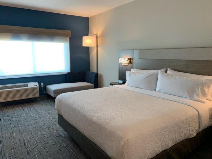 Bedroom 3, Holiday Inn Express & Suites COURTENAY - COMOX by IHG, Comox-Strathcona