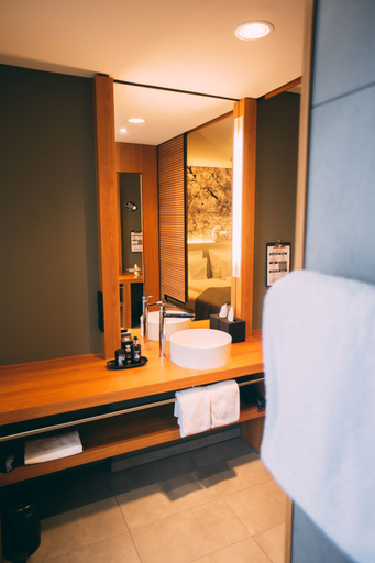 Bathroom 4, Me and All Hotel Dusseldorf, by Hyatt, Düsseldorf