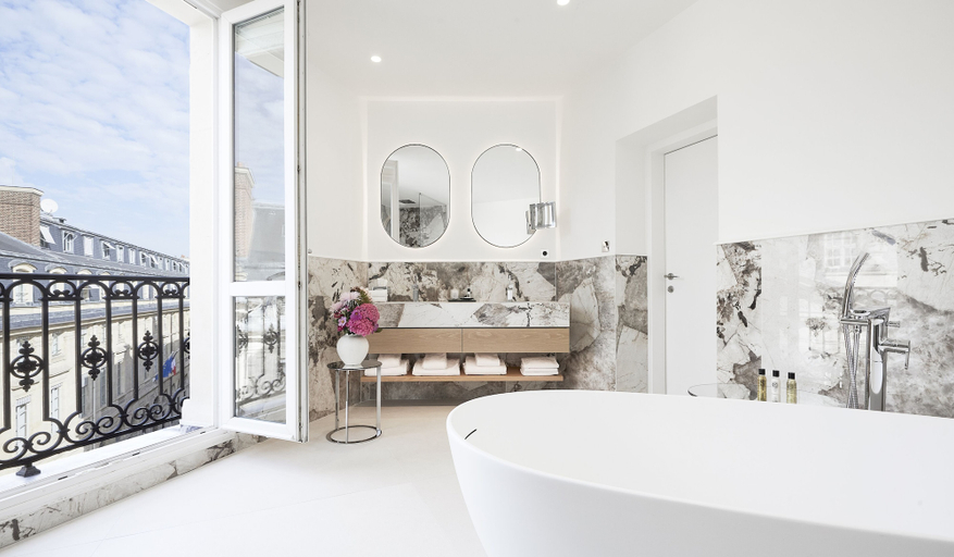 Bathroom 5, Grand Hotel du Palais Royal, Paris