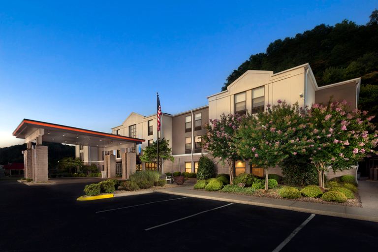 Exterior & Views 5, Holiday Inn Express MIDDLESBORO by IHG, Bell