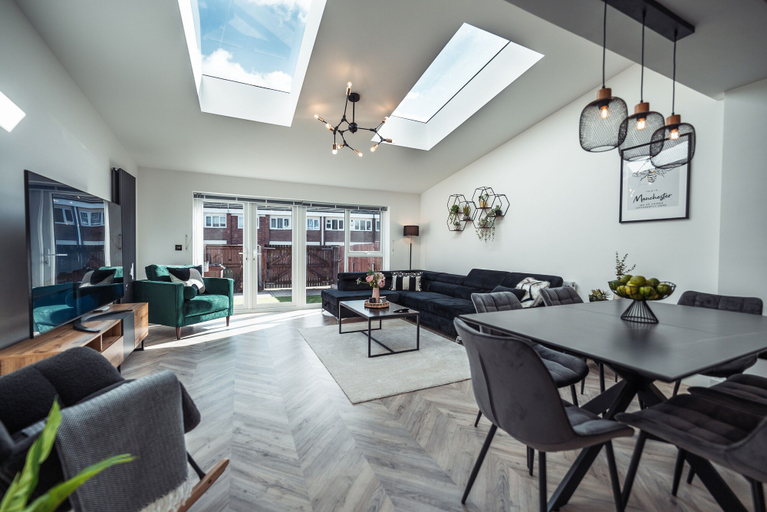 Others 5, Exquisite 6 Bedroom Luxury Home, Manchester