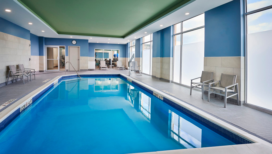 Sport & Beauty 2, Holiday Inn Express & Suites WINDSOR EAST � LAKESHORE by IHG, Essex