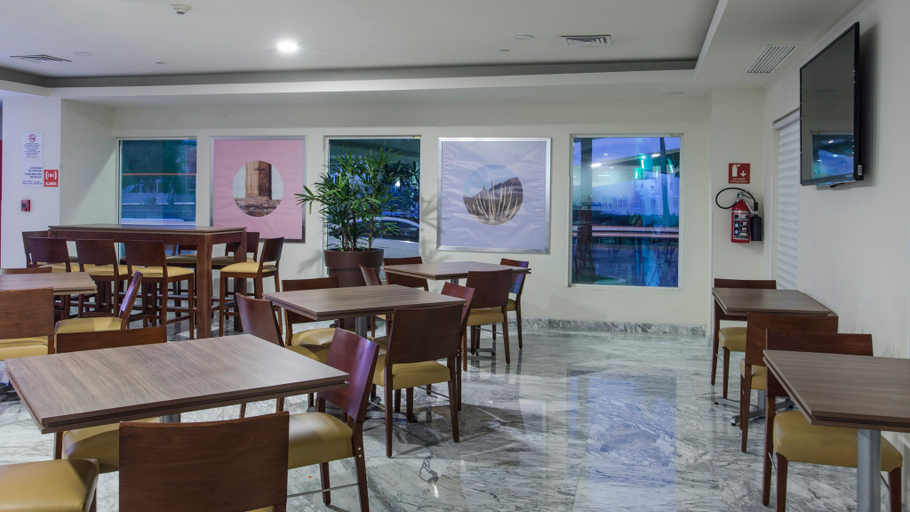 Food & Drinks 1, Holiday Inn Express CULIACAN by IHG, Culiacán