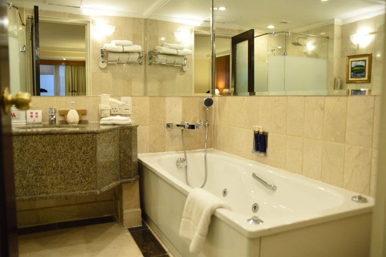 Bathroom 5, Islamabad Marriott Hotel, Islamabad