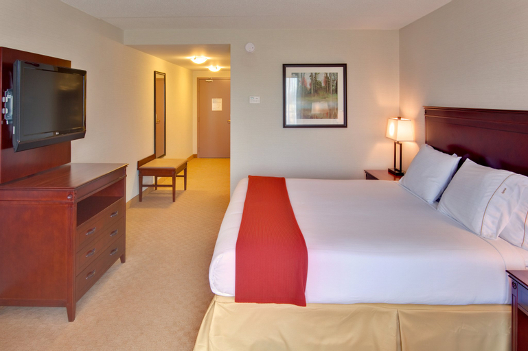 Bedroom 2, Holiday Inn Express & Suites BROCKVILLE, Leeds and Grenville