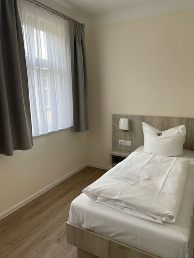 Bedroom 3, Hotel Adler, Saalfeld-Rudolstadt