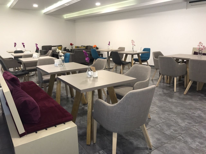 Food & Drinks 3, Byblostar Hotel, Jubail
