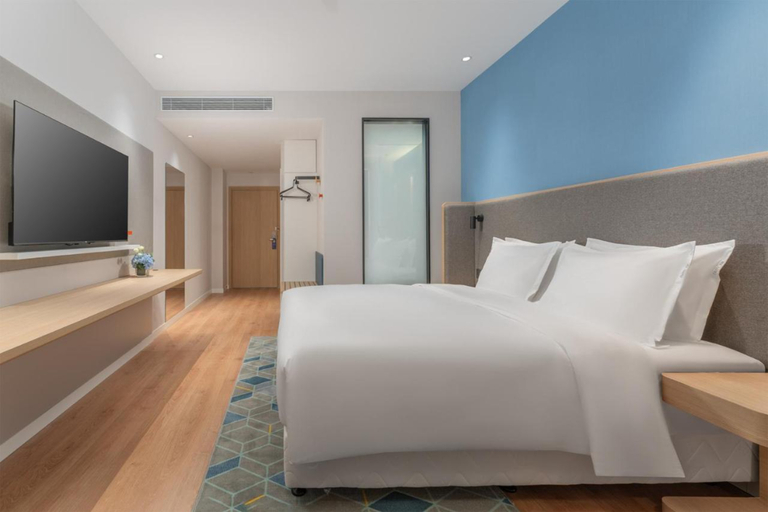 Bedroom 4, Holiday Inn Express DANDONG CITY CENTER by IHG, Dandong