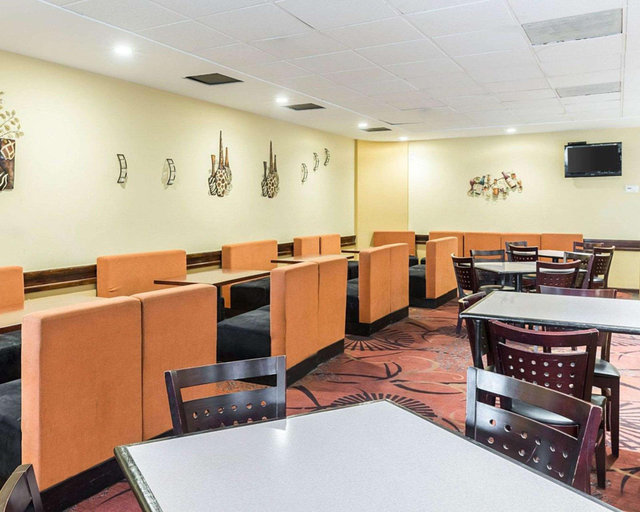Food & Drinks 3, Clarion Hotel Somerset - New Brunswick, Somerset