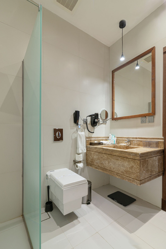 Bathroom 5, The Gate Hotel and Apartments, Dammam
