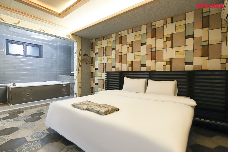 Bedroom 5, Tiffany Self Check-in Hotel, Goesan