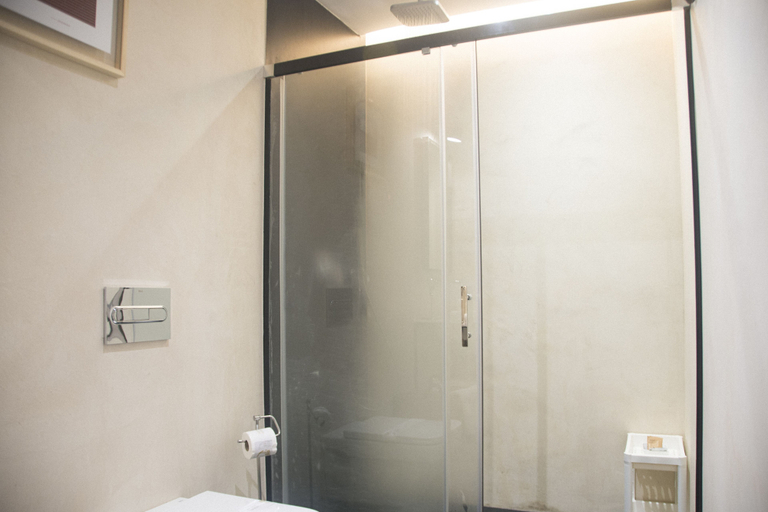 Bathroom 5, Welldone Antiquarium, Sevilla