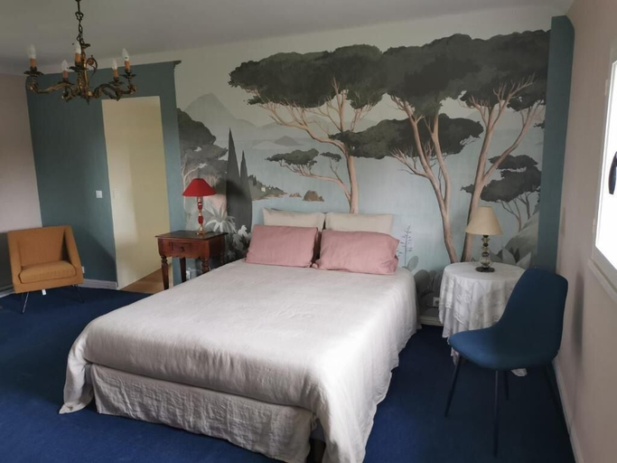 Bedroom 3, Entre Mont St Michel et Merveille, Manche