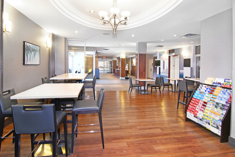Food & Drinks 4, Holiday Inn Express & Suites CALGARY by IHG, Division No. 6