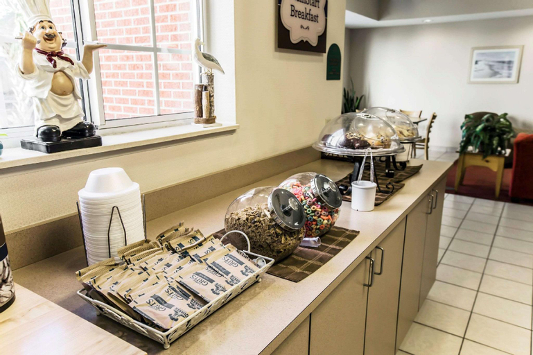 Food & Drinks 4, MainStay Suites Wilmington - University Area, New Hanover