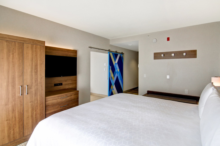 Bedroom 3, Holiday Inn Express & Suites TORONTO - MARKHAM by IHG, York