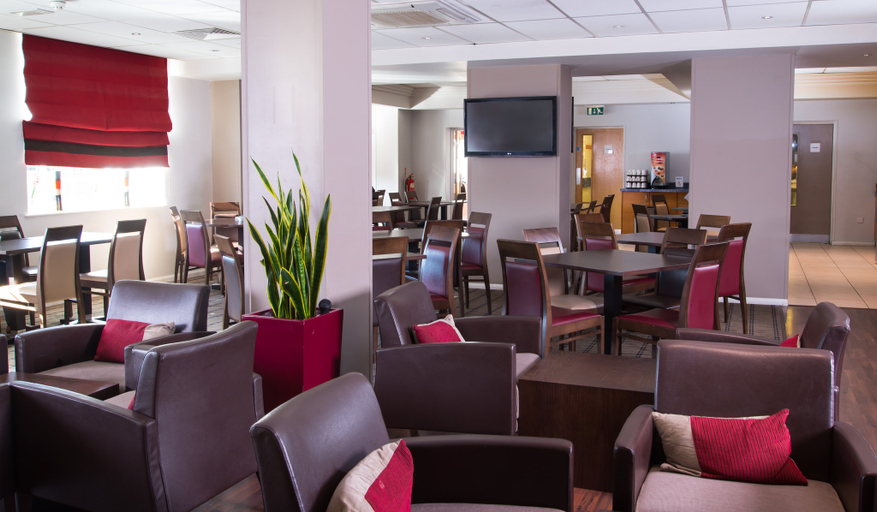 Food & Drinks 4, Holiday Inn Express LONDON CHINGFORD-NTH CIRCULAR by IHG, London