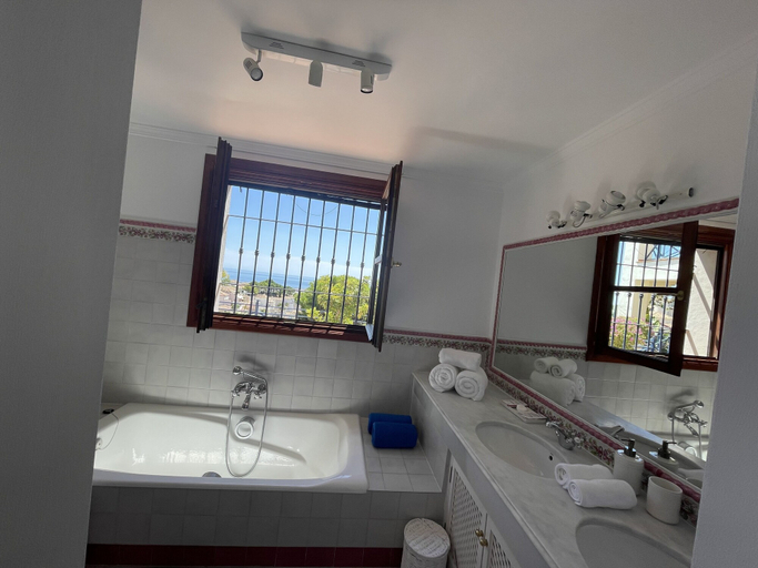 Bathroom 3, Boutique Hotel Maravilla, Málaga