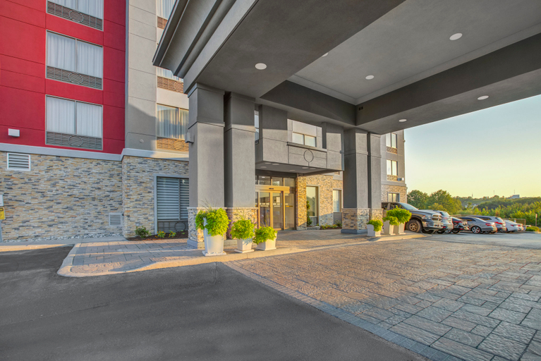 Exterior & Views 2, Holiday Inn Express & Suites WOODSTOCK SOUTH by IHG, Oxford