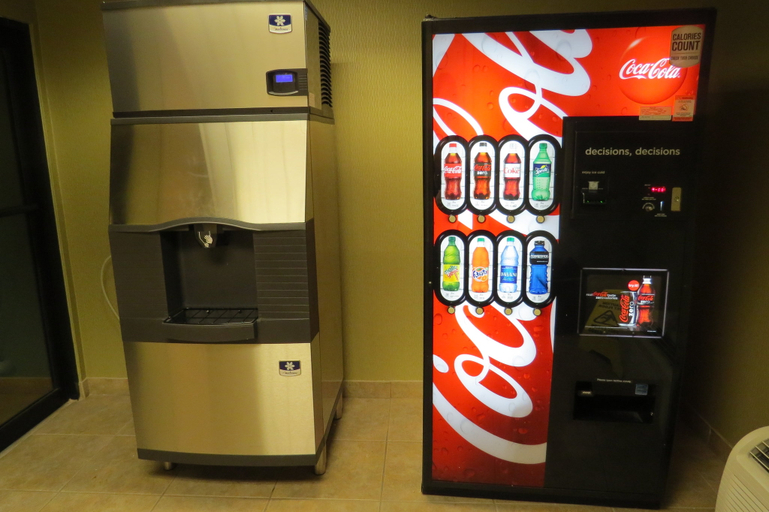 Food & Drinks 5, Holiday Inn Express CLERMONT by IHG, Lake