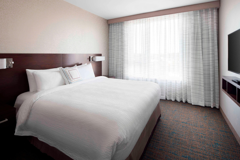Bedroom 4, Residence Inn by Marriott Boston Watertown, Middlesex