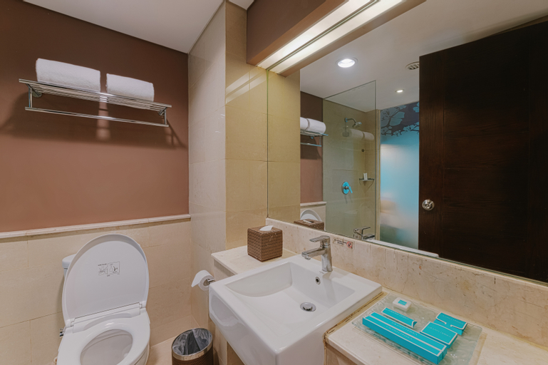 Bathroom 15