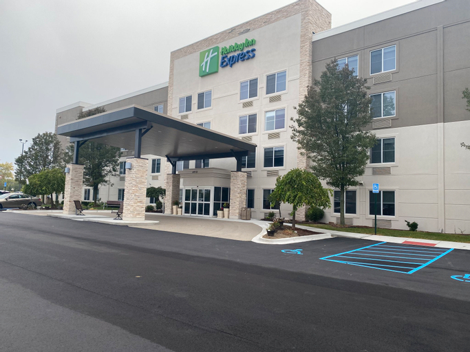 Holiday Inn Express WIXOM, Oakland