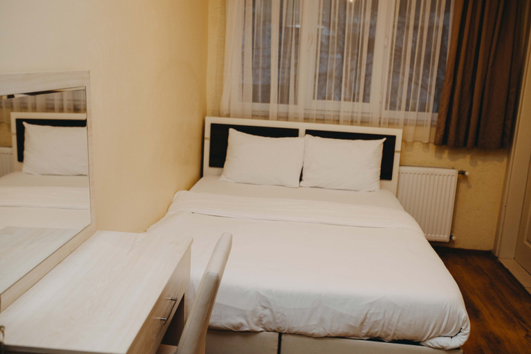 Bedroom 3, Grand Koru Otel Beach, Çınarcık
