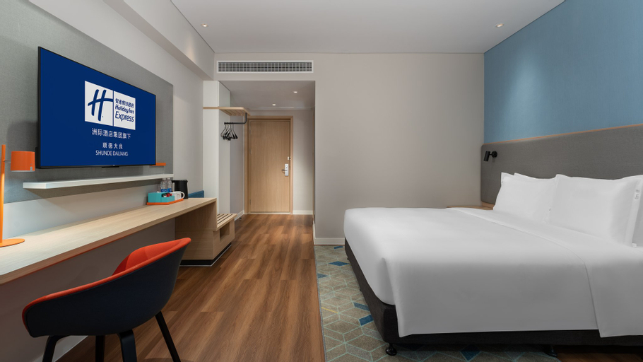 Bedroom 13