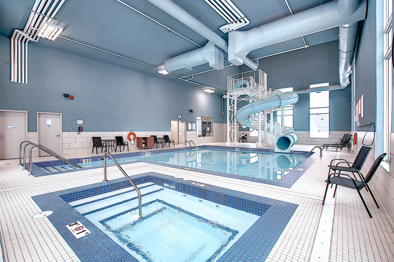 Sport & Beauty 3, Holiday Inn Express & Suites CALGARY AIRPORT TRAIL NE by IHG, Division No. 6