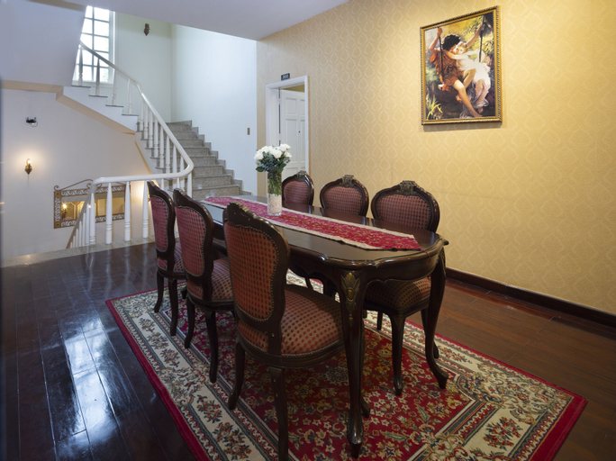 Dining Room 2