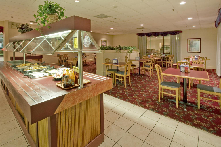 Food & Drinks, Americas Best Value Inn Forest, Scott
