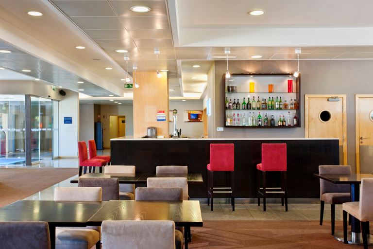 Food & Drinks 2, Holiday Inn Express LISBON - OEIRAS by IHG, Oeiras