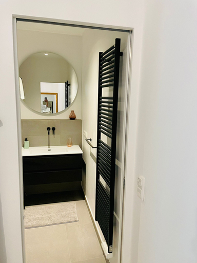 Others 4, Large 1 bedroom -Center terrace parking, Luxembourg