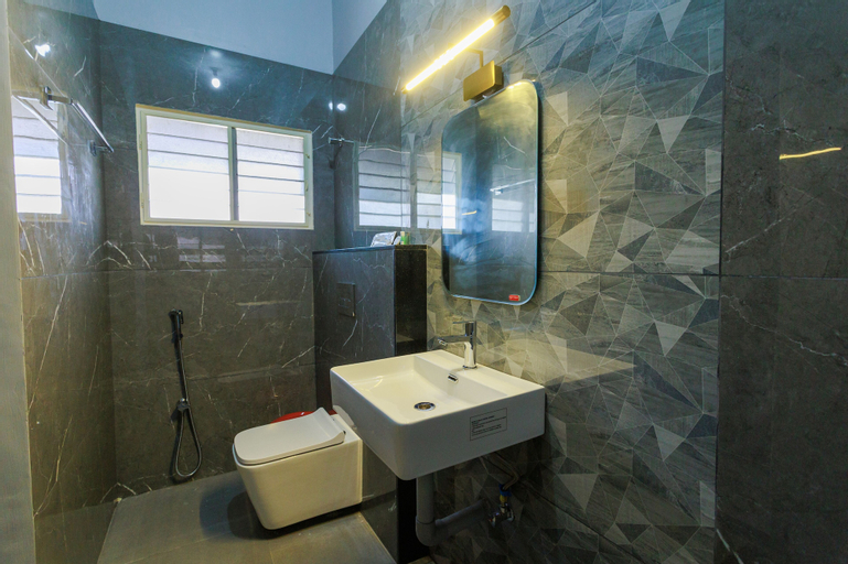 Bathroom 6
