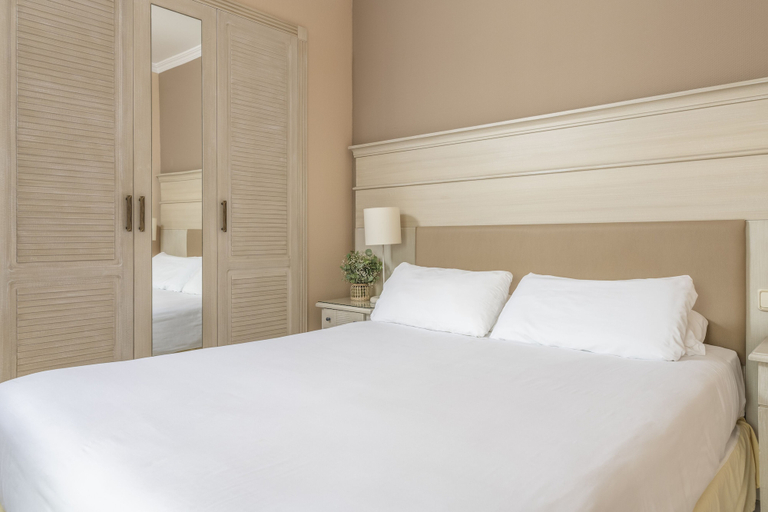 Bedroom 4, Iberostar Waves Málaga Playa, Málaga