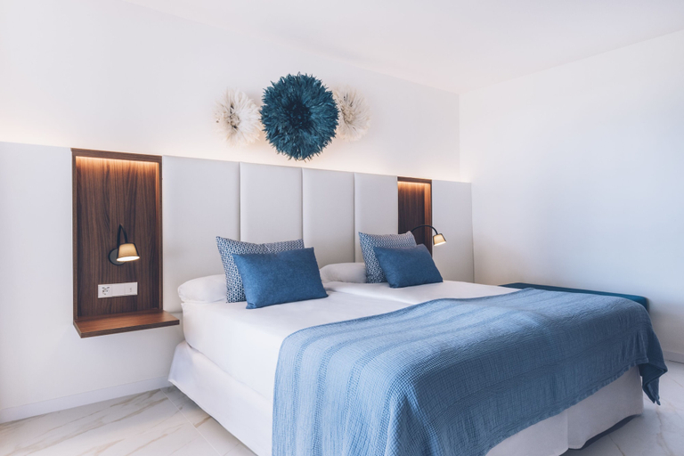 Bedroom 3, Iberostar Selection Playa de Muro Village, Baleares