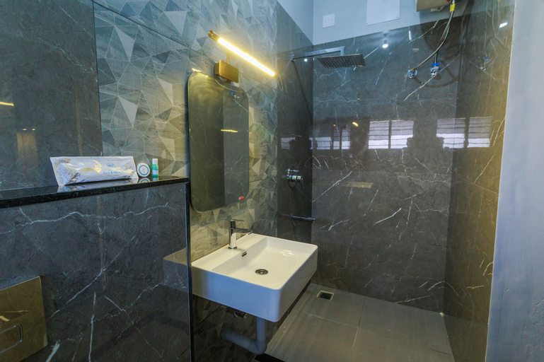 Bathroom 5