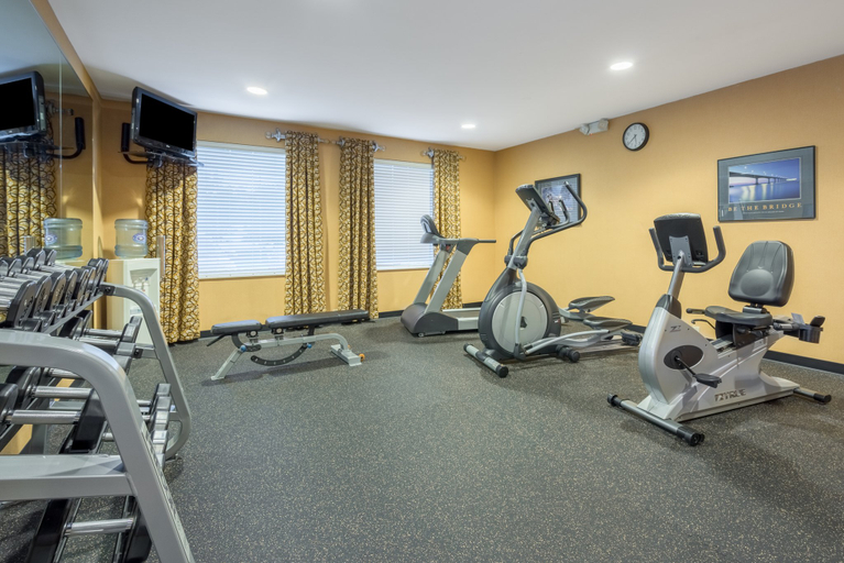 Others 3, Holiday Inn Express HANOVER by IHG, York