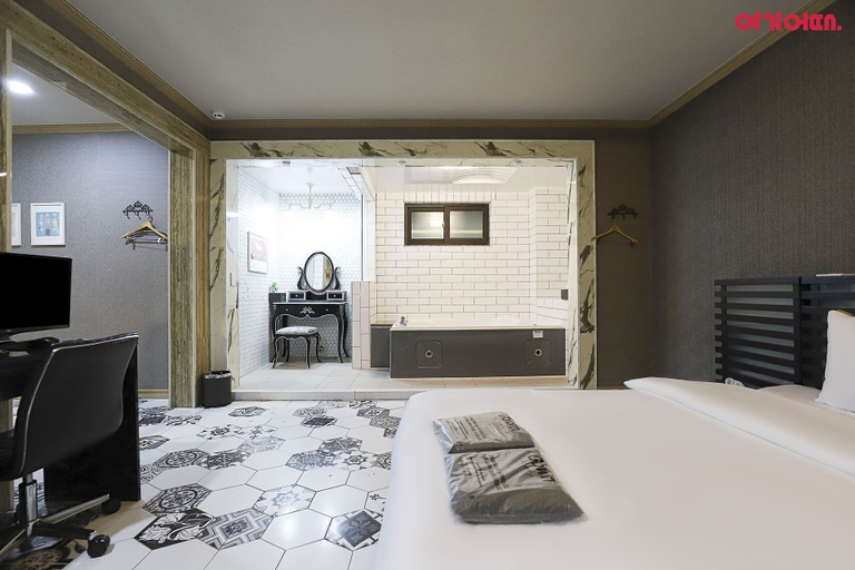 Bedroom 3, Tiffany Self Check-in Hotel, Goesan