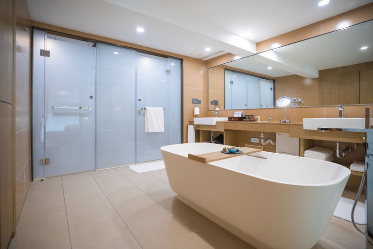 Bathroom 5, Hilton Lijiang, Lijiang
