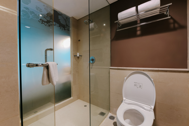 Bathroom 12