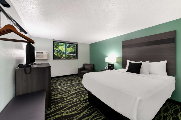 Bedroom 3, Baymont by Wyndham Liberty MO, Kansas City