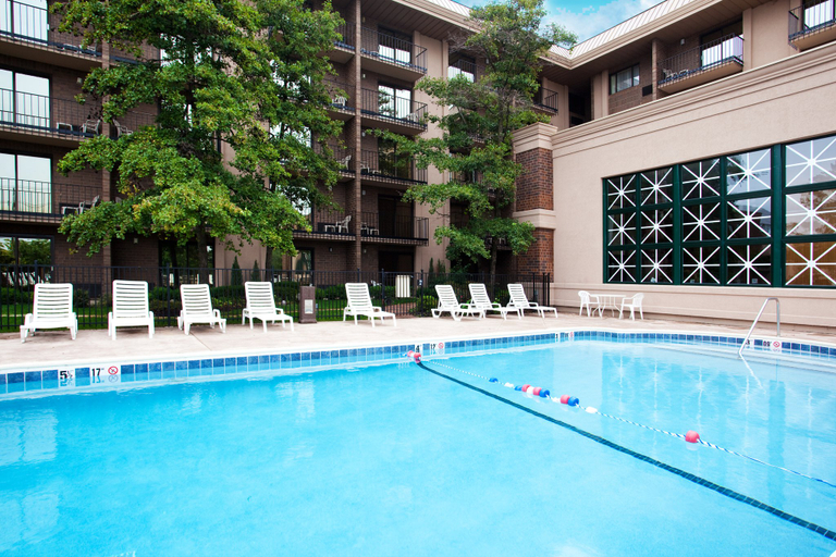 Sport & Beauty 2, Holiday Inn Express ROLLING MDWS-SCHAUMBURG AREA by IHG, Cook