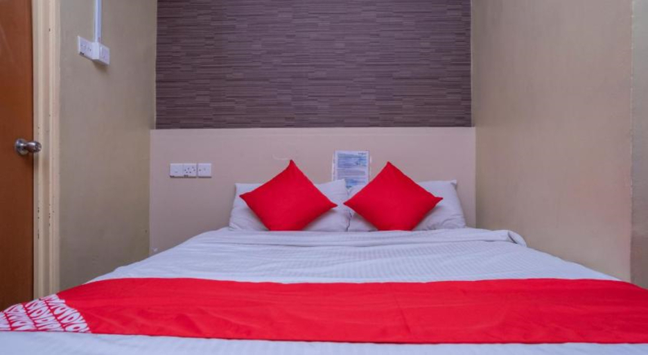 Bedroom 3, D'Pinetrees Hotel, Johor Bahru