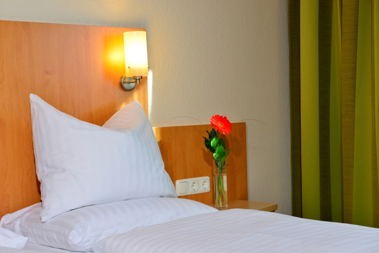 Bedroom 2, PLAZA INN Leonberg, Böblingen