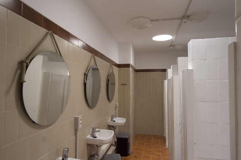 Bathroom 5, Las Eras Nest Hostel, Santa Cruz de Tenerife