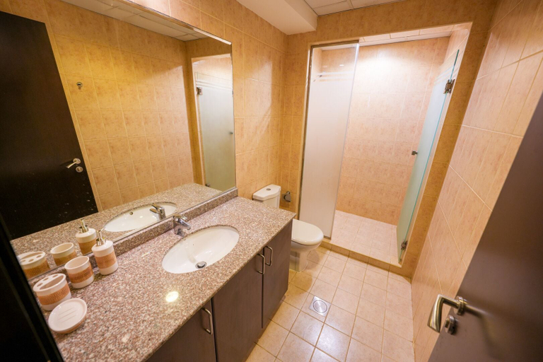 Bathroom 4, Yogi - Incredible 2BR with Balcony and Burj Khalifa Views, Dubai