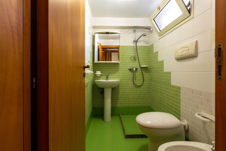 Bathroom 4, 3650 Rosmarino - App B by Barbarhouse, Taranto