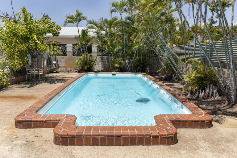 Sport & Beauty, Palm View Holiday Apartments, Bowen